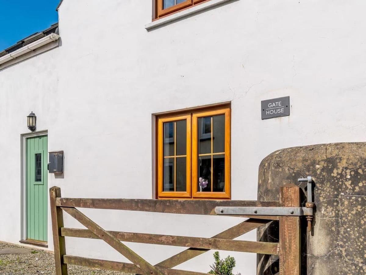 The Gatehouse At Y Gwesty Bach Villa Jordanston Luaran gambar